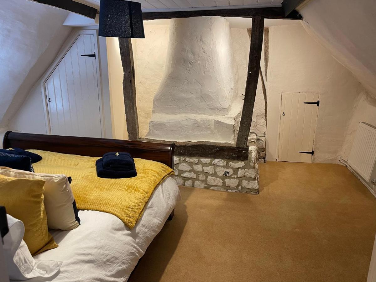Beautiful Character Thatched Pet Friendly House Villa Enford Екстериор снимка